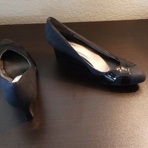 Black nubuck & patent wedge memoryfoam Life Stride